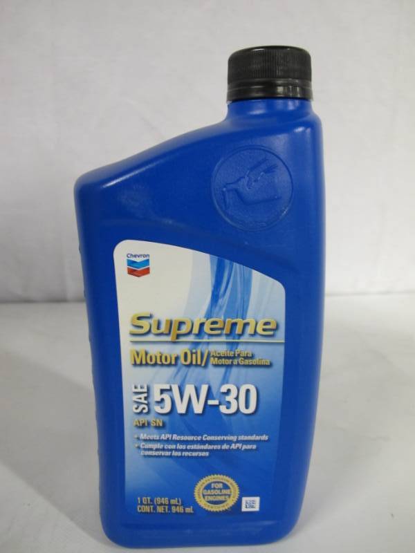 lot 7 image: Chevron Supreme 5W30 Motor Oil - 1 Quart Bottles - 12 pack