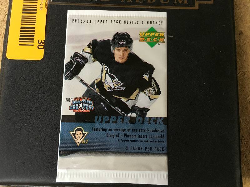 lot 63 image: 05-06 Upper Deck Diary Of A Phenom NHL Complete Album Set
