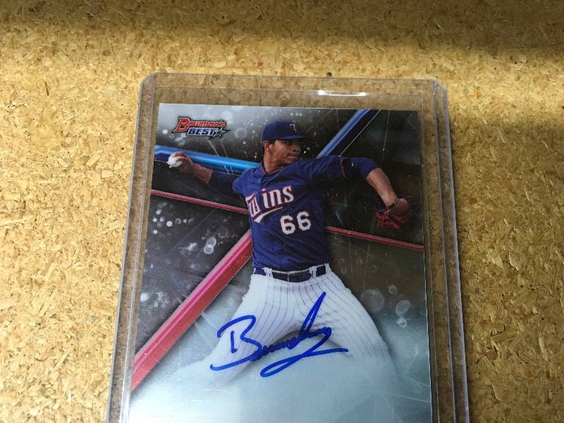 lot 70 image: Autographed Brusdar Graterol Card