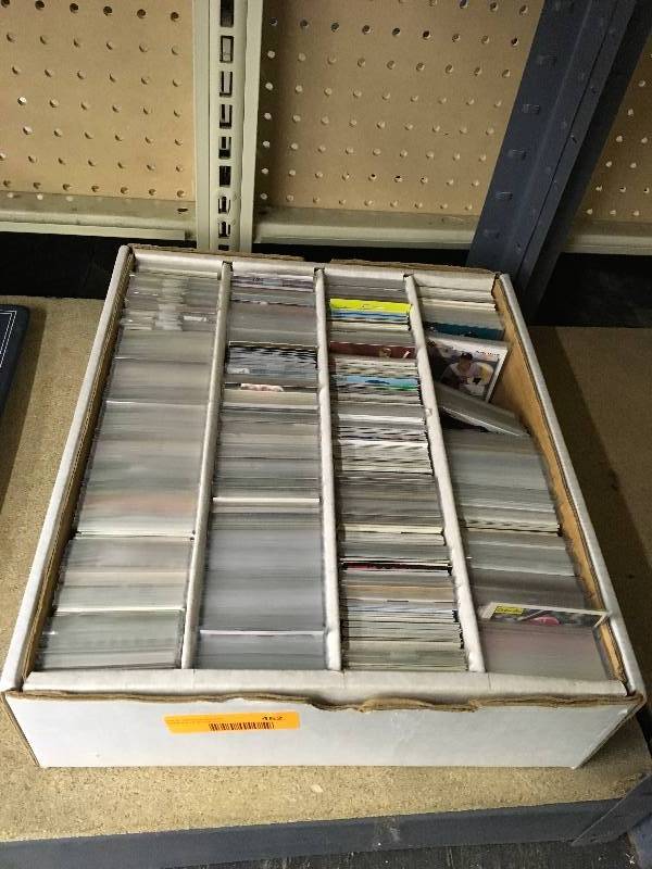 lot 45 image: HUGE Misc Minnesota Twins Card Box