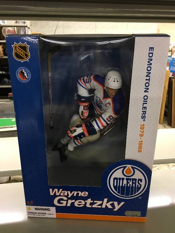 lot 9 image: Wayne Gretzky Edmonton Oilers Limited Edition 12- Inch Action Figure
