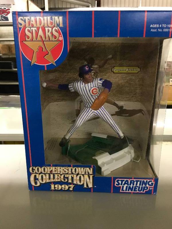 lot 15 image: 1997 Cooperstown Collection Stadium Stars Ferguson Jenkins Figurine