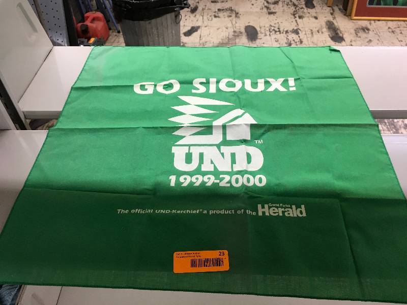 lot 23 image: UND Sioux 1999-2000 Hankey