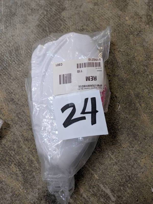 lot 24 image: Hanes Beautiful Comfort Concealing Wirefree Bra white 38D NEW