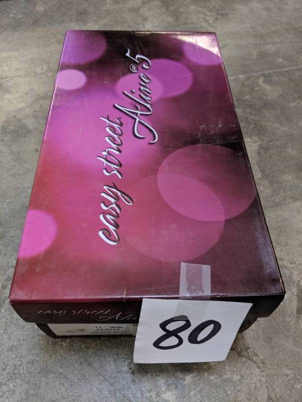 lot 80 image: Easy Street Womens Moonlight Pump Extra Wide black 11 NEW