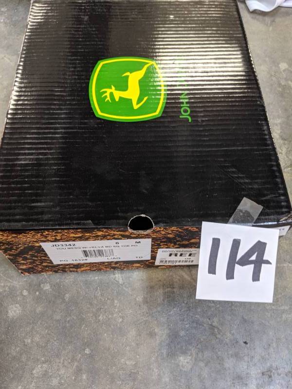 lot 114 image: John Deere Youth Mesquite Leather Pull-On Boot Kids Size 6 NEW