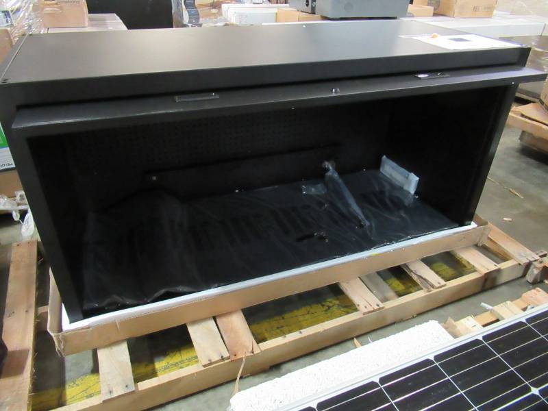 lot 56 image: Husky Garage Chest - 1 Piece of 3 Piece Combo Unit, Model HOTC8010BB1S. - Missing 10 Drawer Bottom Chest and Side Locker