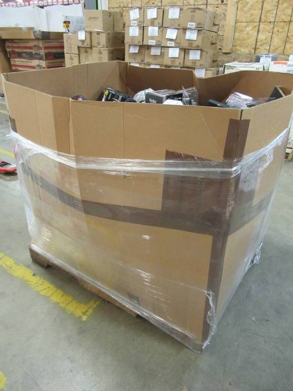 lot 26 image: WHOLESALE MIXED PALLET OF RETURNS - CAMERA AND OTHER ELECTRONIC ACCESSORIES