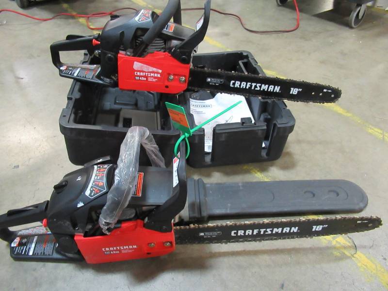lot 37 image: 2 CRAFTSMAN 42-cc 2-cycle 18-in Gas Chainsaw CMXGSAMY421S
