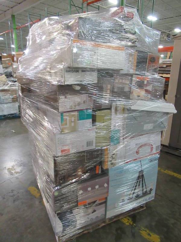 lot 107 image: WHOLESALE MIXED PALLET OF RETURNS - CEILING FANS AND LIGHTING
