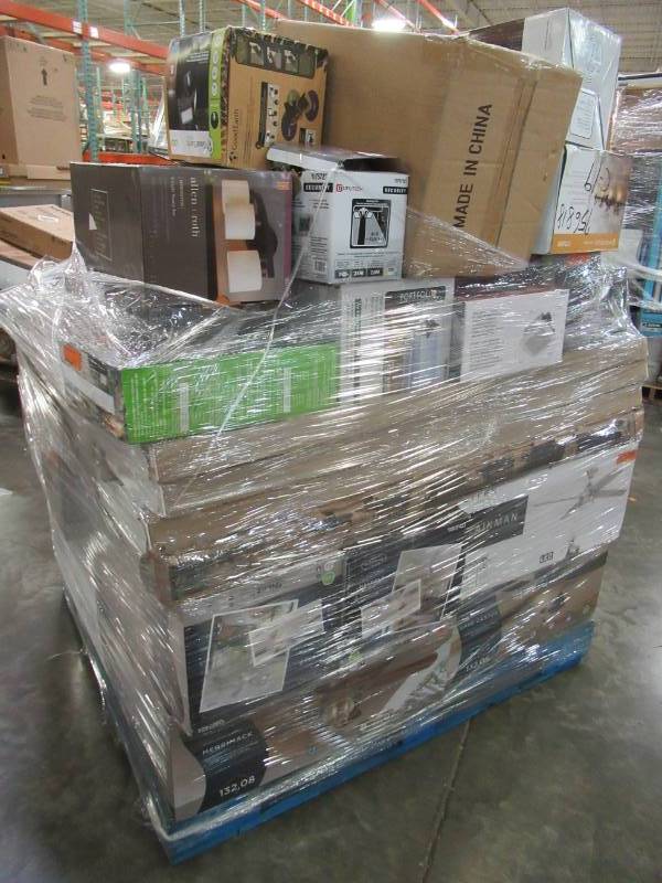 lot 164 image: WHOLESALE MIXED PALLET OF RETURNS - CEILING FANS AND LIGHTING