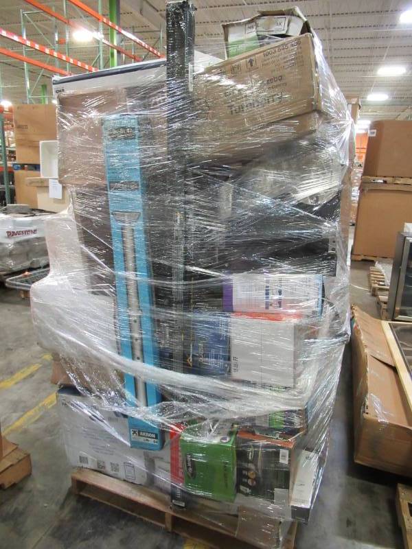 lot 8 image: WHOLESALE MIXED PALLET OF RETURNS - SMALL HOUSEWARES