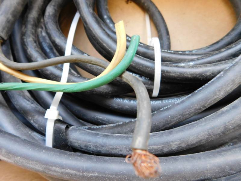 lot 16 image: Misc Cables, 144 and 124