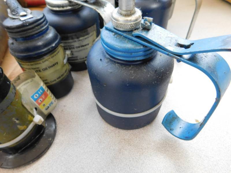 lot 35 image: Misc.Metal Oil Cans