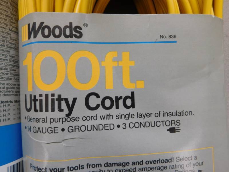 lot 20 image: 2 100 Utility Cords