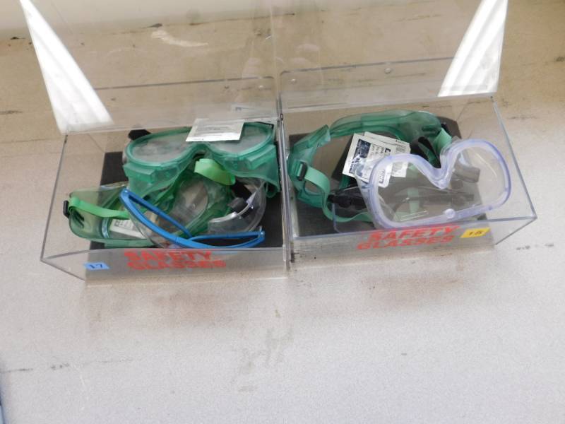 lot 21 image: 2 Boxes of Safety Glasses
