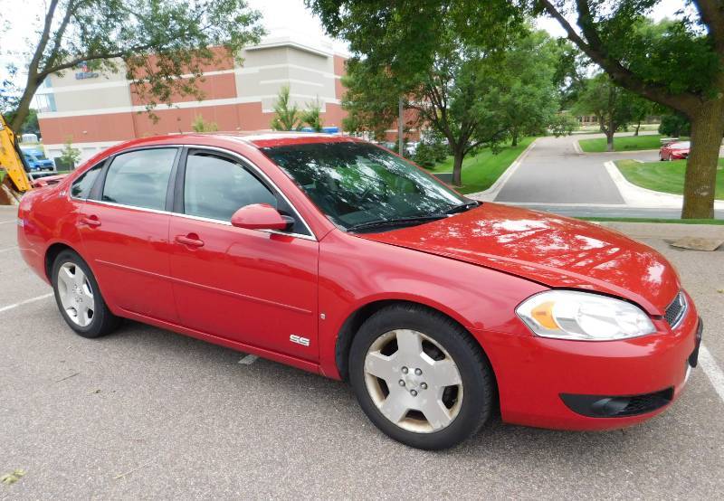 lot 9 image: 2008 Chevrolet Impala SS FWD Car