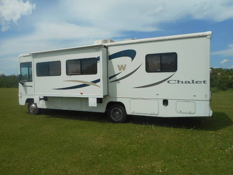2008 Winnebago Chalet E30BR