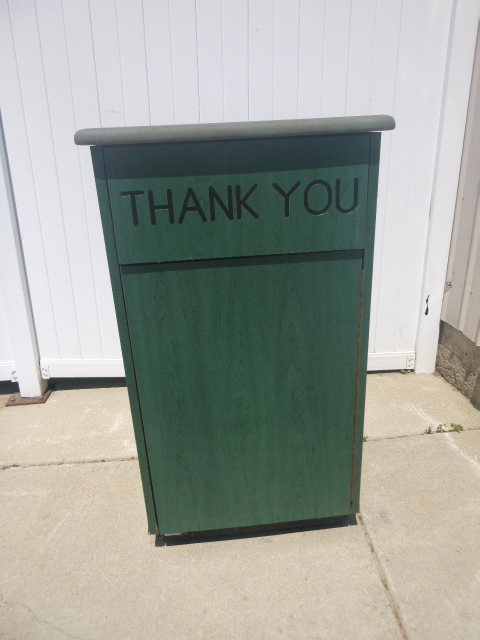 lot 10 image: Trash Container