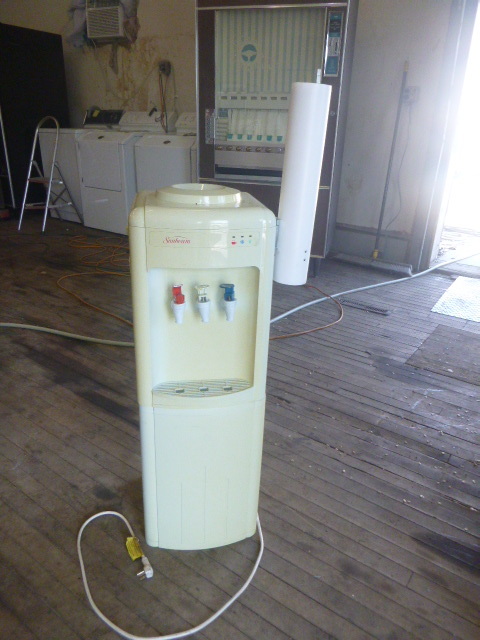 lot 25 image: Sunbeam Water Cooler