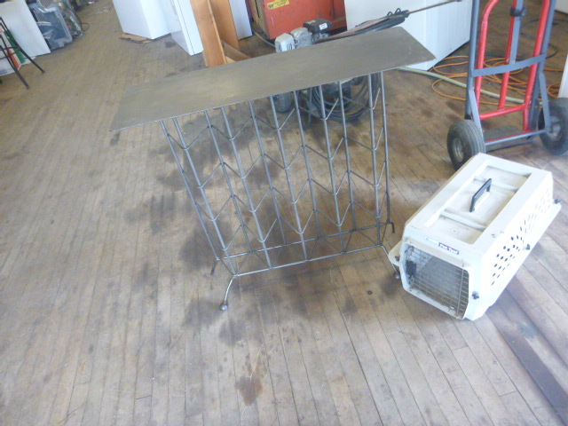lot 34 image: Plant Stand and Pet Carrier