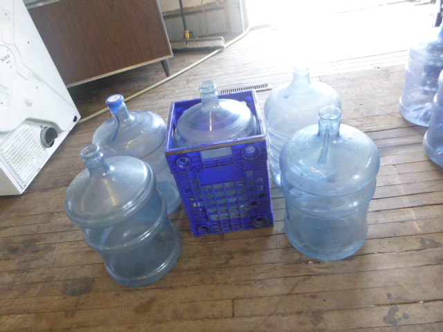 lot 39 image: 5 Five-Gallon Water Jugs