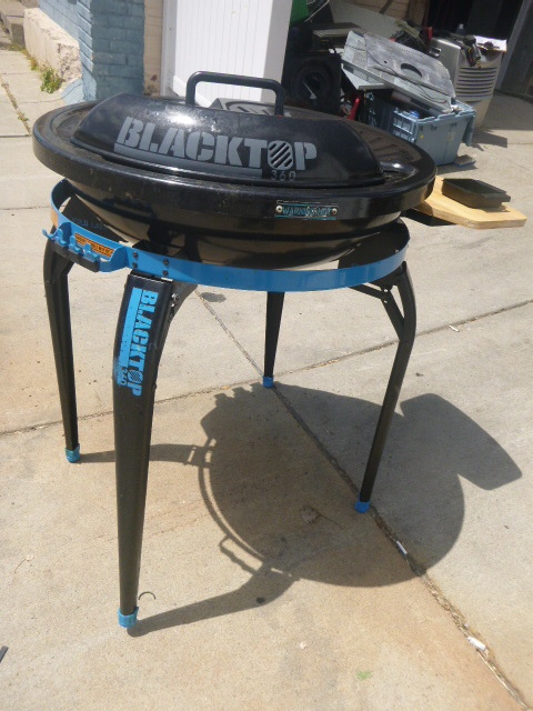 lot 48 image: Blacktop 360 Portable Grill