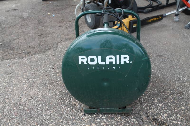 lot 9 image: Air Compressor
