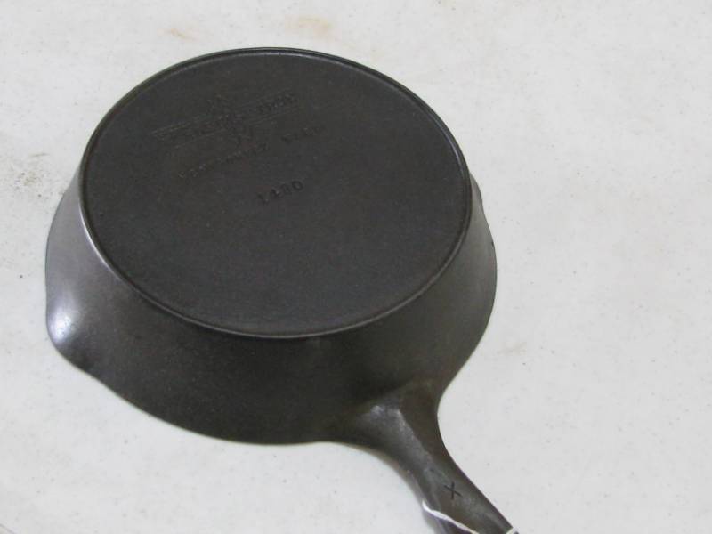 lot 11 image: Wards Cast Iron Skillet