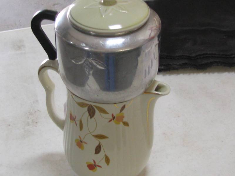 lot 17 image: Jewel Tea Autumn Leaf Coffee Pot