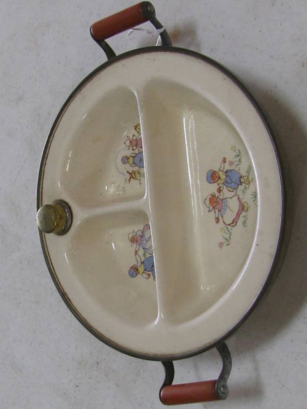 lot 31 image: Hot Water Baby Food Dish