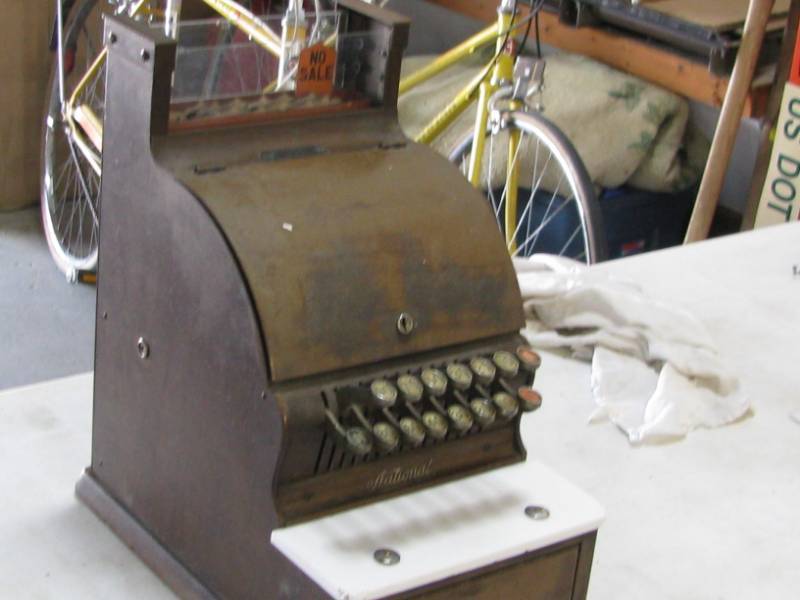 lot 43 image: National Cash Register