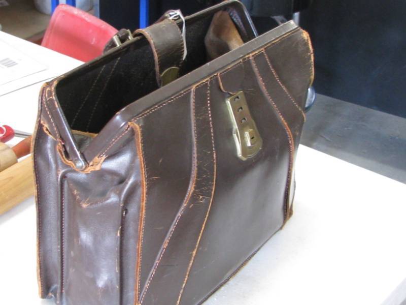 lot 55 image: Leather Briefcase