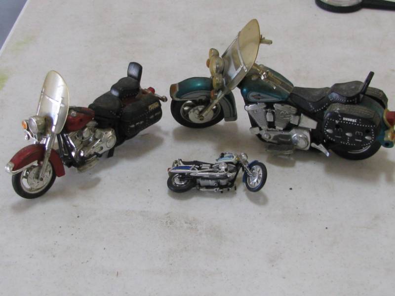 lot 75 image: Toy Motorcycles