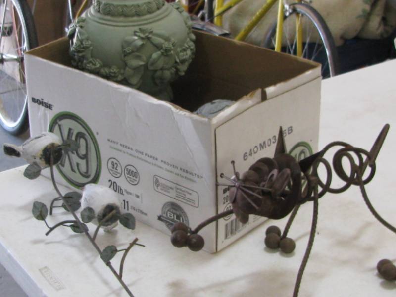 lot 77 image: Yard Decor