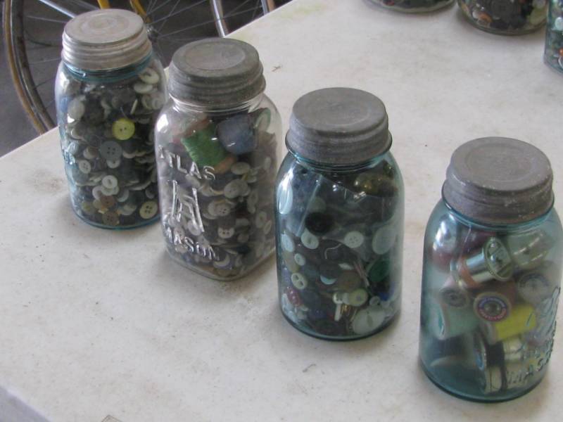 lot 78 image: Vintage Buttons