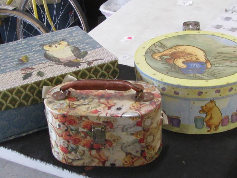 lot 90 image: Decorative Storage Boxes