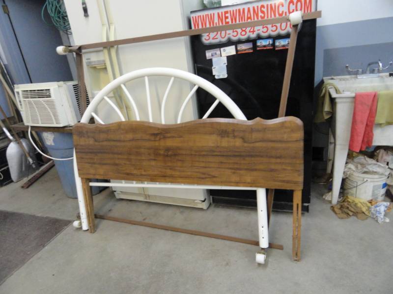 lot 9 image: Bed Frames & Headboards