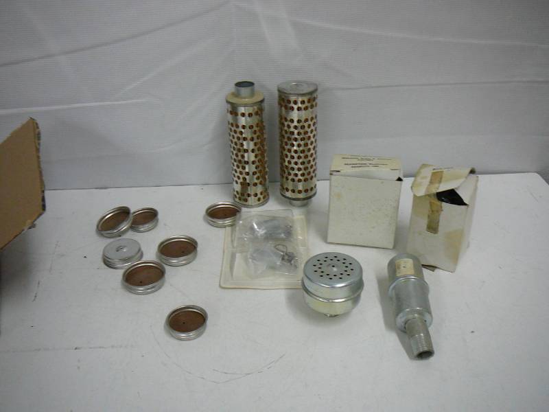 lot 23 image: Briggs & Stratton Parts