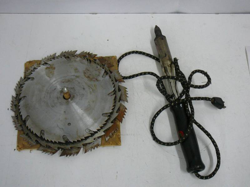 lot 33 image: Vasco Soldering IronSaw BladesATV Tow Strap