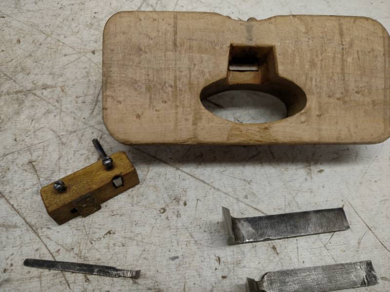 lot 129 image: (2) Vintage Planers...