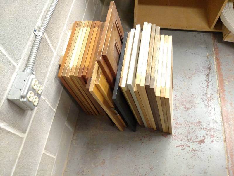 lot 152 image: Asstd Cabinet Doors...