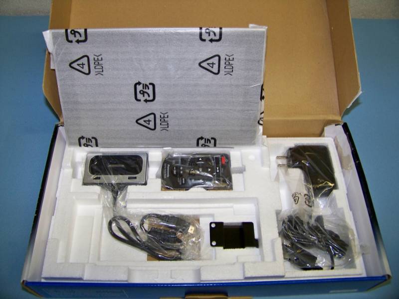 lot 37 image: Panasonic, MW-20, Digital Photo Frame with Sound System in Original Box