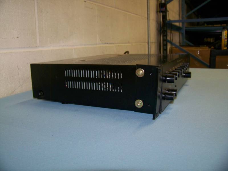 lot 91 image: TOA, 900 Series II, 8 Channel Mixer  Power Amplifier  Amp with (1) Rear Module