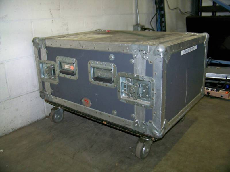 lot 47 image: Jan-Al, Hard-Sided Travel Case with Rack Rails and Heavy Duty Casters