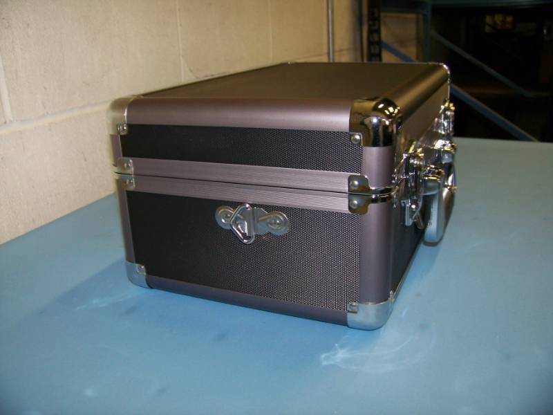 lot 82 image: Listen, Hard-Sided, Padded Inside, Briefcase (sizestyle) Carrying Case with Lock and Keys included - NEW in Original Box