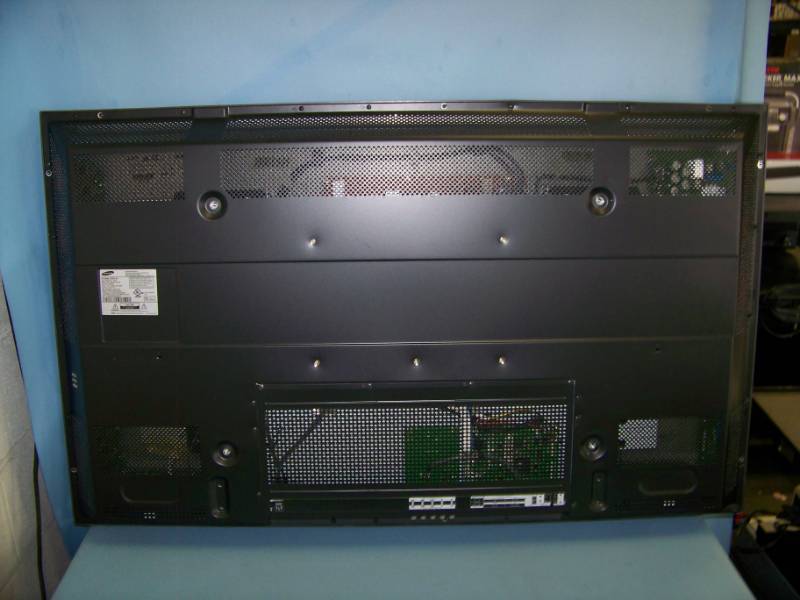 lot 12 image: 50, Samsung, SyncMaster, Commercial-Grade, Plasma, 1080p (Full HD) Monitor  Display