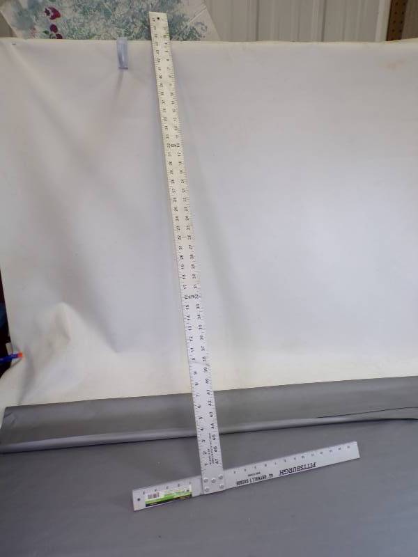 lot 27 image: 4 Drywall T Square