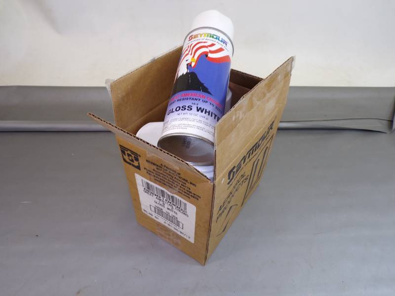 lot 31 image: Case of 5 Cans Gloss White Spray Paint