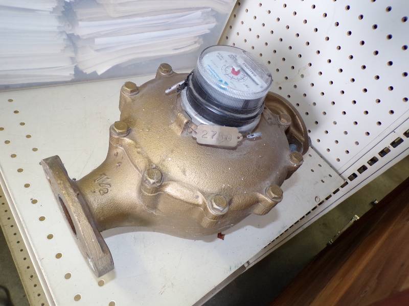 lot 49 image: Large Commercial Water Meter